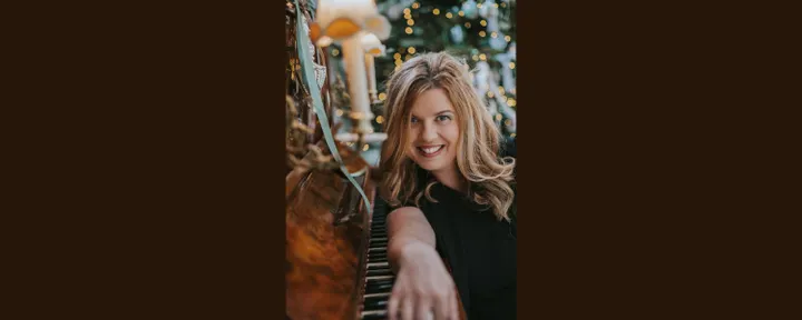 Simone Kopmajer Home for Christmas 1500x644